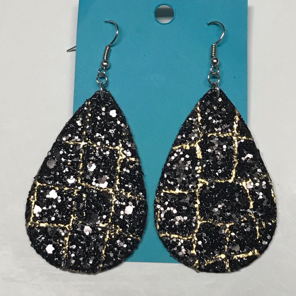 🆕 Black and gold glittery earrings